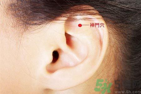 痛經難受怎么辦?捏這個穴位緩解月經痛疼