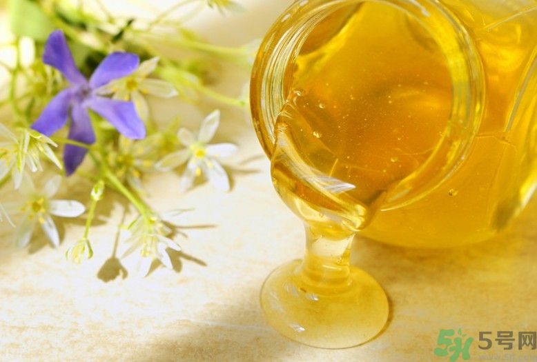 寶寶能吃蜂蜜嗎？怎么給寶寶吃蜂蜜才好？