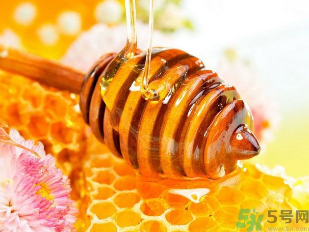 寶寶能吃蜂蜜嗎？怎么給寶寶吃蜂蜜才好？