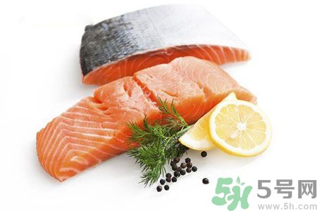 長(zhǎng)痘痘肌膚干燥怎么辦？肌膚干燥吃什么食物好？