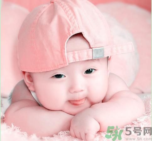 爸爸能單獨照顧寶寶嗎？爸爸怎樣照顧寶寶？