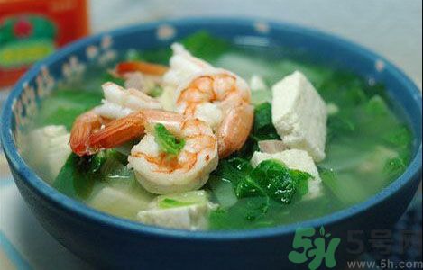 菠菜可以喝豆腐一起吃嗎？菠菜可以喝蝦一起吃嗎？