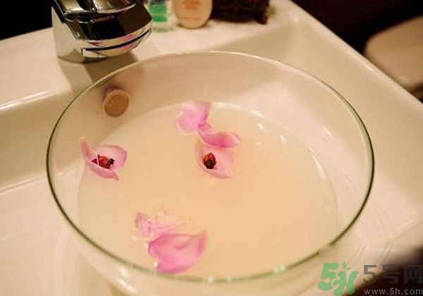 淘米水洗臉能祛斑嗎？淘米水洗臉可以美白嗎？