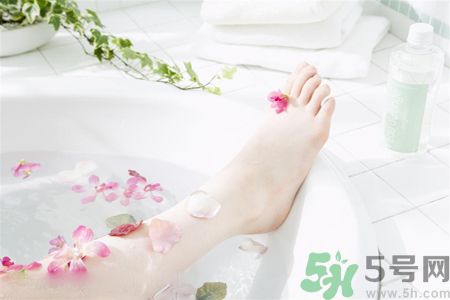 經期可以洗澡嗎？經期可以洗頭嗎？