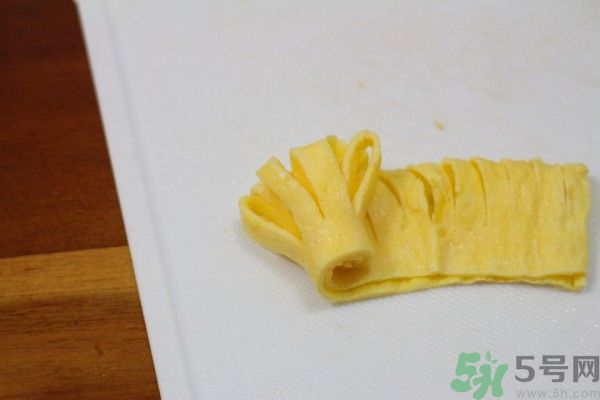 蘆筍開花了還可以吃嗎？蘆筍尾部開花能吃嗎？