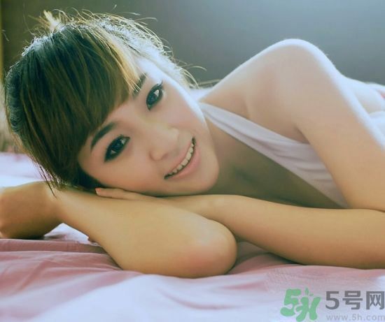 來月經(jīng)乳房脹痛怎么辦？來月經(jīng)乳房脹痛是什么原因？