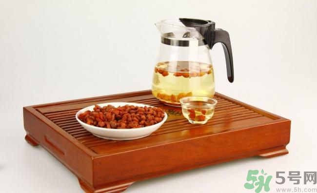 枸杞干吃好還是泡水好？枸杞怎么吃效果最好？