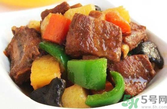 土豆絲和土豆片哪個更好吃？土豆片可以炒什么？
