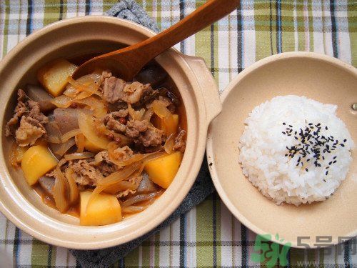 土豆絲和土豆片哪個更好吃？土豆片可以炒什么？