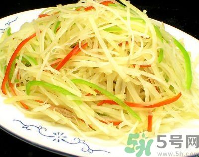 土豆絲和土豆片哪個更好吃？土豆片可以炒什么？