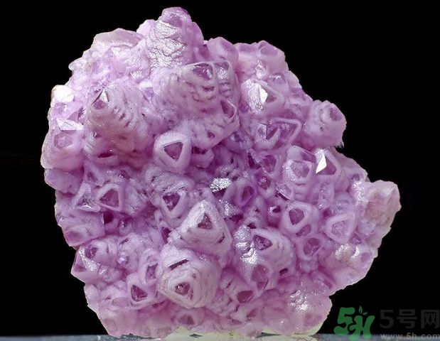 三生石是真的嗎？三生石能保佑姻緣嗎？