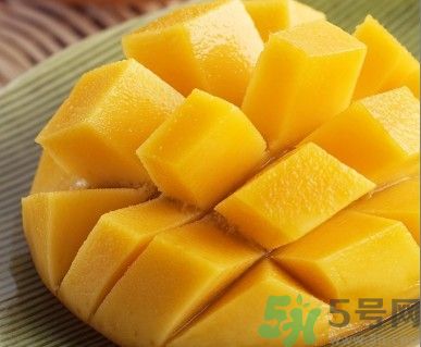 芒果皮發黑還可以吃嗎？芒果長黑斑吃了會怎么樣？
