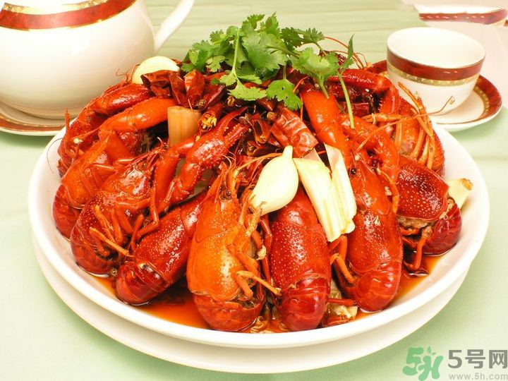 吃海鮮能喝啤酒嗎？吃海鮮為什么不能喝啤酒？