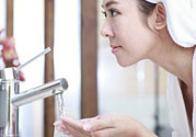 洗臉用冷水還是熱水好？用冷水洗臉好不好？