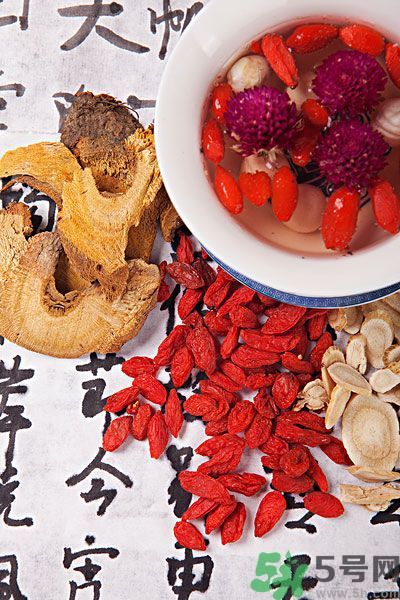 枸杞可以長時間燉煮嗎？枸杞有什么功效？