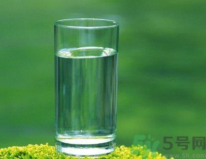 白開水隔幾天還能喝嗎？喝白開水要注意什么？