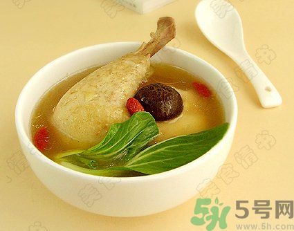 燉雞湯怎么去腥？燉雞湯很腥要怎做才好？