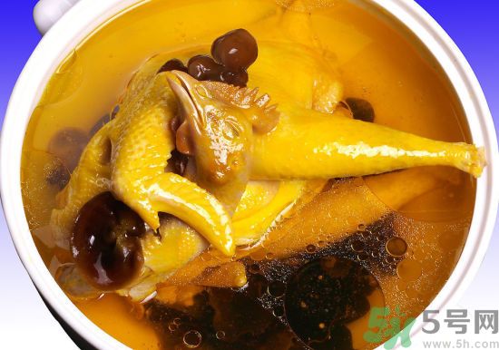 燉雞湯怎么去腥？燉雞湯很腥要怎做才好？