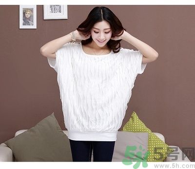 白衣服發黃要怎么清洗？白衣服發黃要怎么辦？