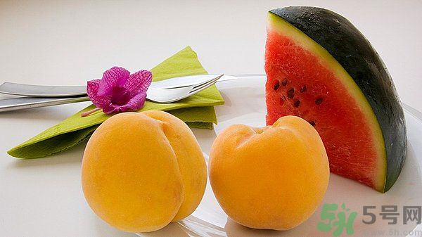咳嗽能吃桃子嗎？咳嗽吃桃子好嗎？