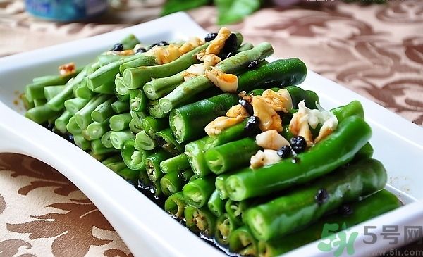 四季豆早期中毒的癥狀有哪些？吃四季豆中毒了怎么辦？