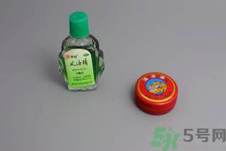 清涼油和風(fēng)油精的區(qū)別？清涼油和風(fēng)油精哪一個好？
