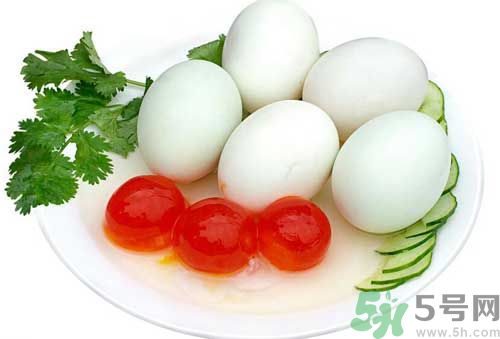 吃咸鴨蛋會上火嗎？吃咸鴨蛋可以降火嗎？