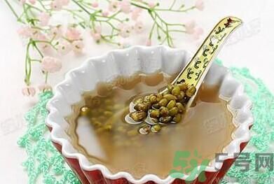 菊花晶能喝綠豆湯一起喝嗎？菊花晶和綠豆湯可以一起喝嗎？