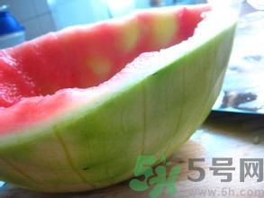 西瓜皮能敷臉嗎？怎么用西瓜皮敷臉？