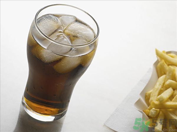 腎結石能喝冰啤酒嗎？腎結石喝啤酒好嗎？