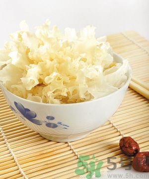 哈密瓜可以和銀耳一起煮嗎？哈密瓜可以和銀耳一起吃嗎？