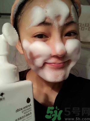 優美成分零負擔清透水感凝霜適合什么年齡？優美成分零負擔清透水感凝霜怎么樣？