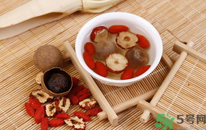 山楂枸杞一起泡水喝好嗎？山楂枸杞一起泡水喝有什么好處？