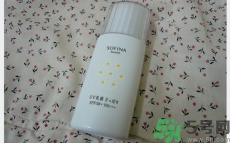 蘇菲娜sofina防曬霜哪款好用？sofina防曬白蕾絲藍蕾絲區別