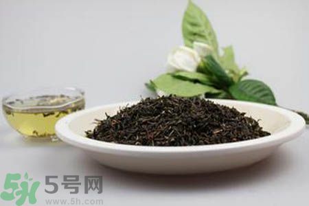 茉莉花茶可以和玫瑰花茶一起喝嗎？茉莉花茶和玫瑰花茶一起泡著喝好嗎？