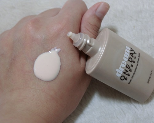 美寶蓮夢(mèng)幻奇跡控油透潤持妝乳怎么樣？好用嗎？