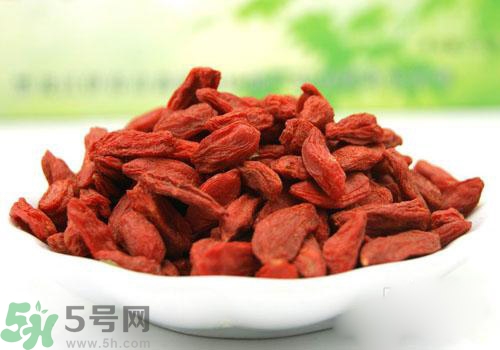 枸杞放久了變濕了可以吃嗎？枸杞放久了變黏了可以吃嗎？