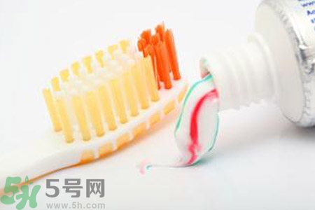 牙膏含氟好不好？牙膏含氟好還是不含氟好？