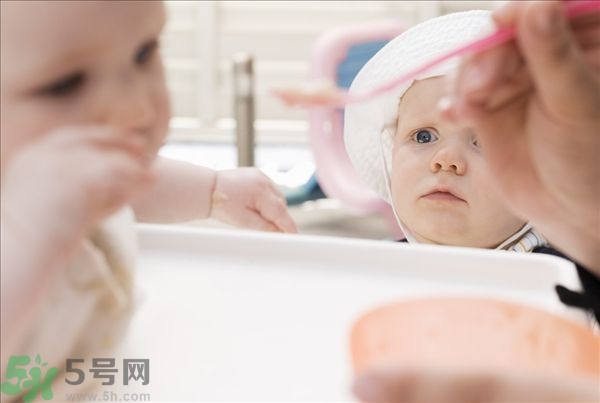?皰疹性咽峽炎有什么癥狀？寶寶?皰疹性咽峽炎癥狀