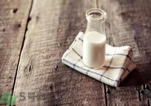 牛奶和羊奶哪個好？牛奶和羊奶哪個更有營養(yǎng)？