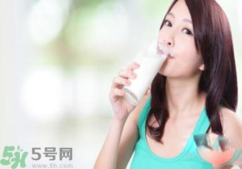 感冒可以喝羊奶嗎？喝羊奶可以治感冒嗎？