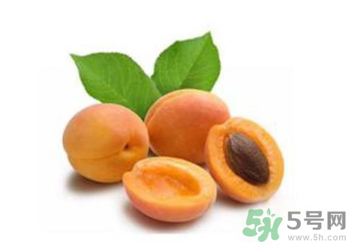 杏子上有黑點是怎么回事？杏子上有斑點可以吃嗎？