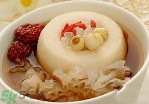 冰糖雪梨的熱量是多少？喝冰糖雪梨會(huì)胖嗎？