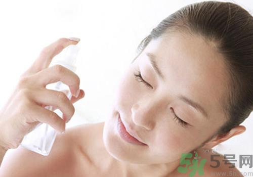 保濕噴霧什么時候用？保濕噴霧的使用注意事項