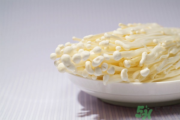 金針菇發霉了能吃嗎？金針菇長白毛還能吃嗎？