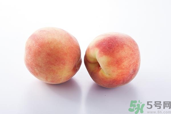 變軟的桃子能吃嗎？桃子軟了還能吃嗎？