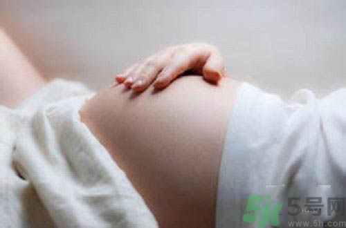 胎教應該對寶寶說什么？胎教的時候要注意什么？