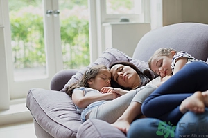 睡眠不規(guī)律如何調(diào)整？睡眠不規(guī)律會(huì)胖嗎？