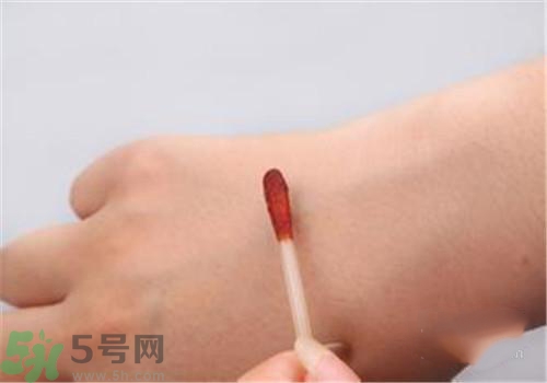 皮膚破皮可以涂碘伏嗎？碘伏可以涂在傷口上嗎？