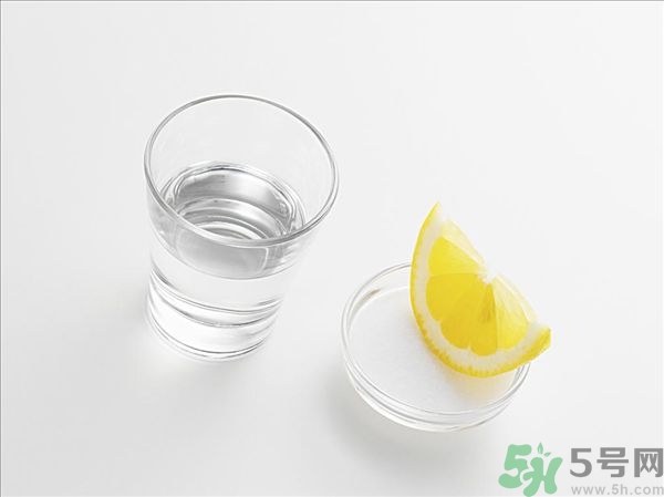 中暑喝鹽水有用嗎？中暑可以喝牛奶嗎？